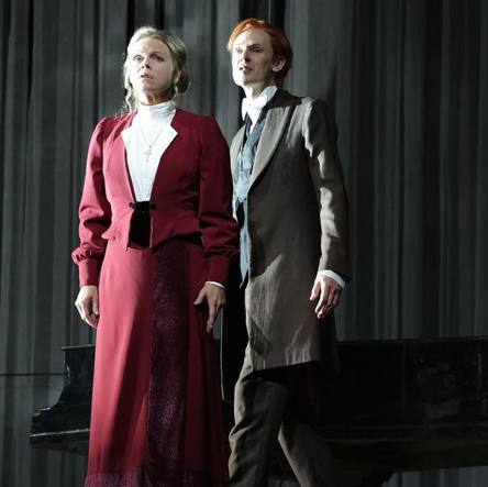 Miah Persson (la gouvernante) et Ian Bostridge (Peter Quint) © DR