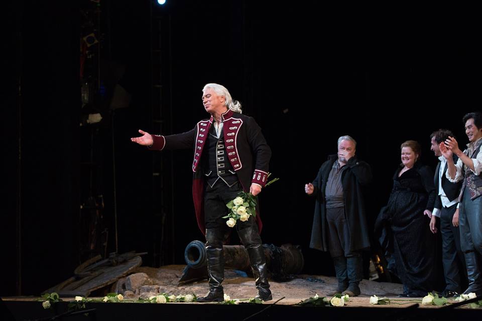 Dmitri Hvorostovsky en comte de Luna © Metropolitan Opera