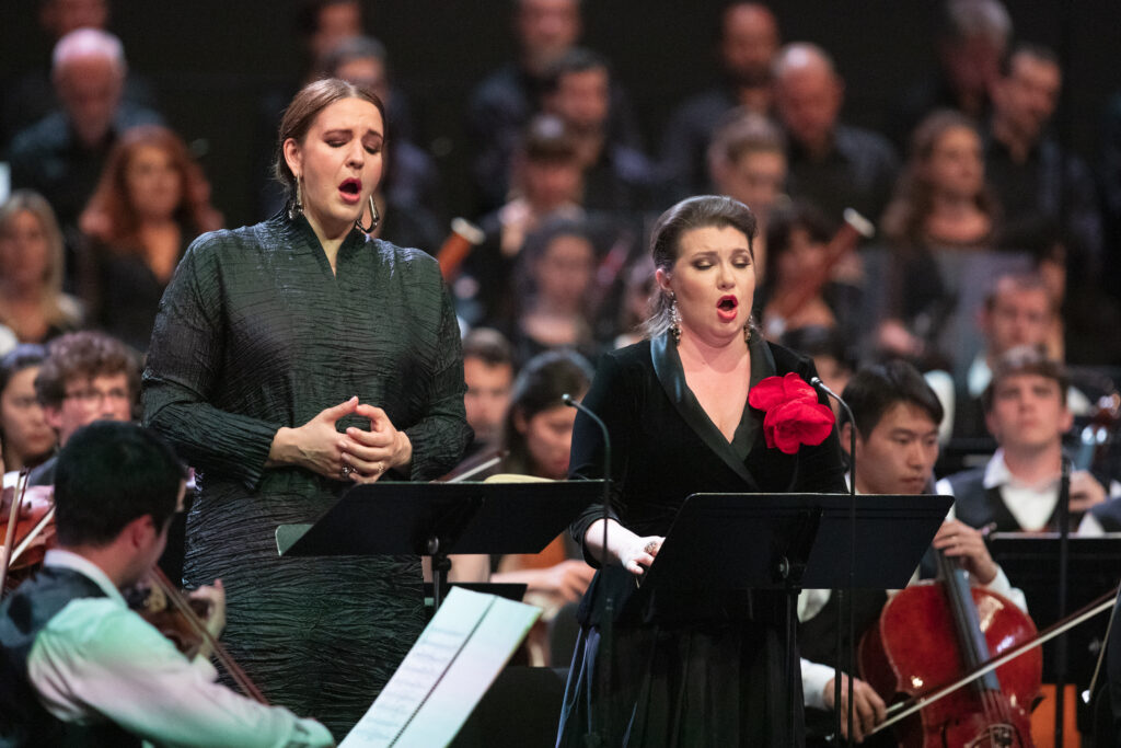 Lise Davidsen et Youlia Matochkina dans le Requiem de Verdi à Verbier 17 juillet 2023 © Evgenii Evtiukhov