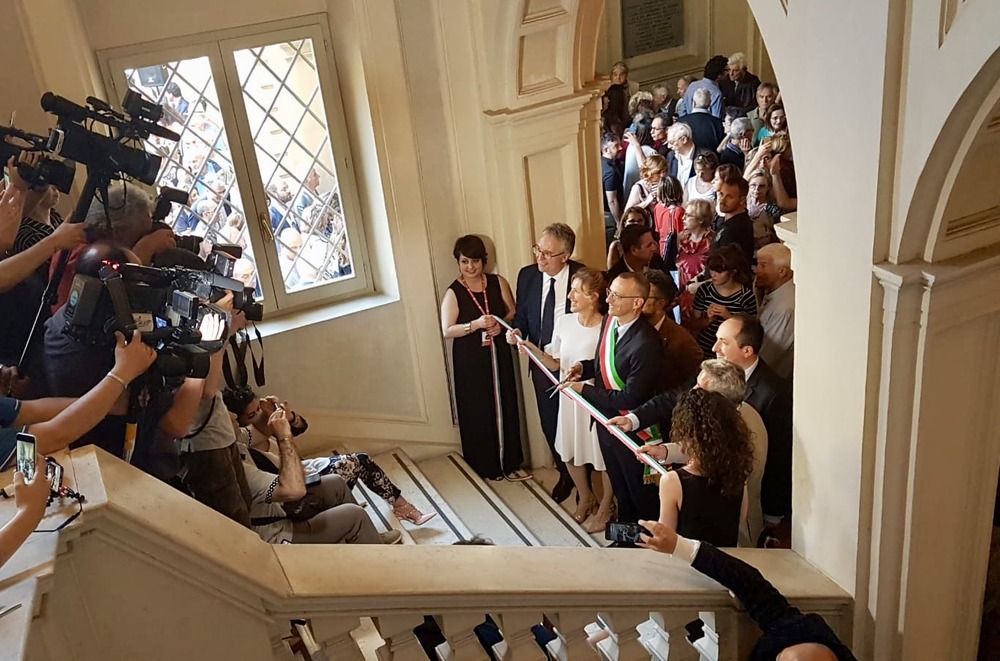 Le maire de Pesaro, Président d'office du ROF, à l'inauguration du Musée National Rossini © dr