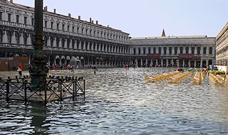 Acqua alta sur la place San Marco © DR