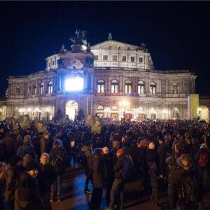 Dresde, le Theaterplatz, lundi 21 décembre - © dpa