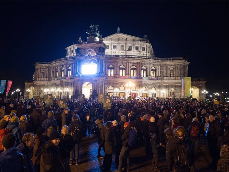 Dresde, le Theaterplatz, lundi 21 décembre - © dpa