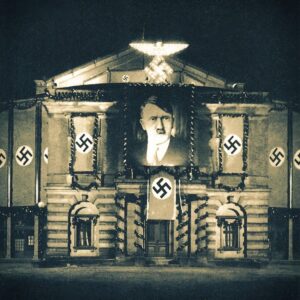 Le Festspielhaus décoré et illuminé pour célébrer l'anniversaire d'Adolf Hitler le 20 avril 1939 © DR