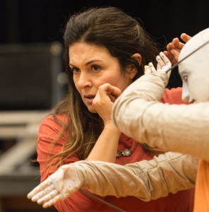 Anna Caterina Antonacci lors des répétitions d'Iphigénie en Tauride à Genève, décembre 2014 © GTG / Carole Parodi