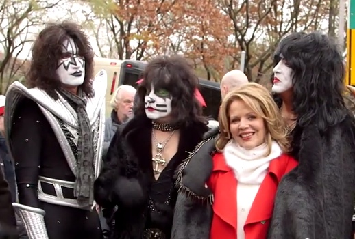 Renée Fleming avec le groupe Kiss © DR