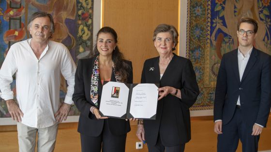 Markus Hinterhäuser (à gauche), Cecilia Bartoli, Helga Rabl-Stadler, présidente du Festival de Salzbourg et Lukas Crepaz, directeur exécutif à Salzbourg le 28 août dernier ©MarcoBorrelli