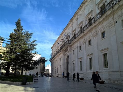 La façade du palais ducal dont la cour accueille les spectacles © dr