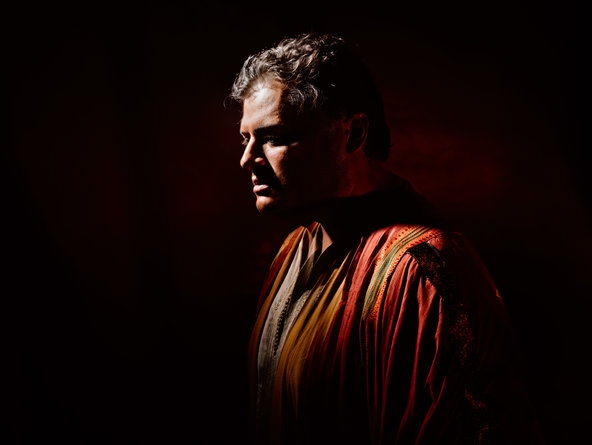 Aleksandrs Antonenko sur l'affiche d'Otello au Metropolitan Opera © Kristian Schuller