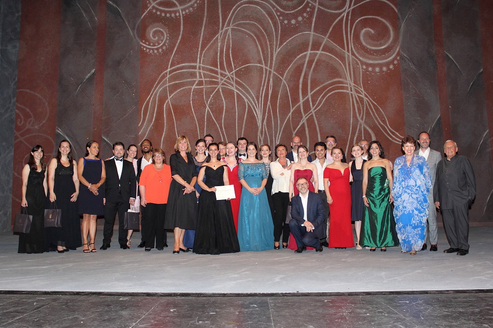 Le jury et les lauréats du Premier Concours international de Chant de Marseille ©Christian Dresse